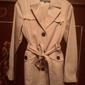 Ellen Tracy Tan Trench Coat with Belt and Hip-Length Design